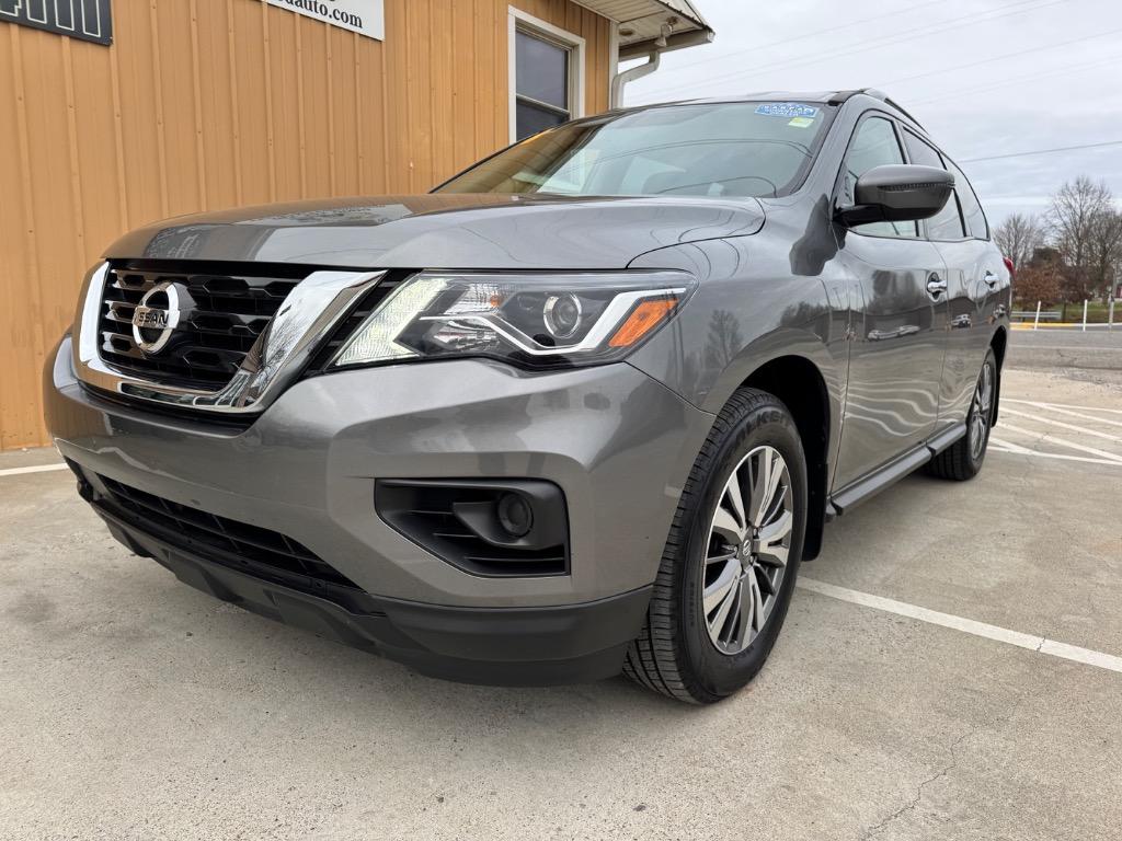 2018 Nissan Pathfinder S's photo